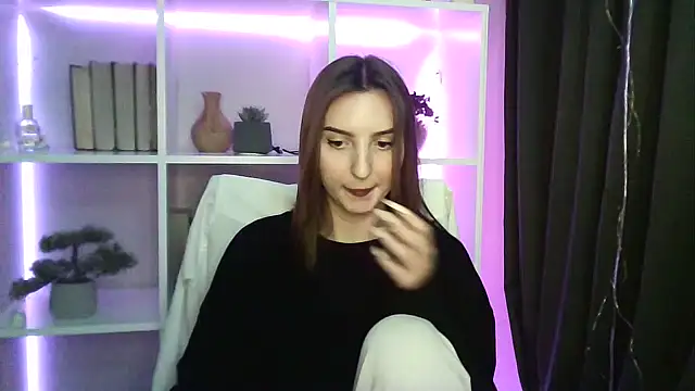 X Alisa online show from February 2025 07:23:01 PM