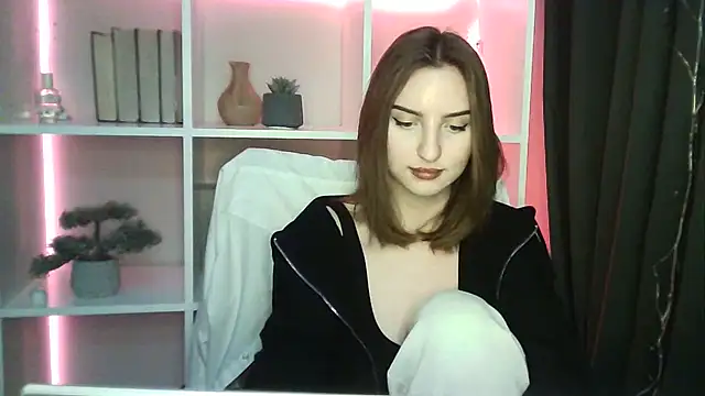 X Alisa online show from February 2025 07:30:02 PM