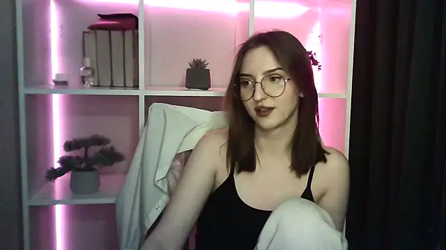 X Alisa online show from February 2025 07:25:01 PM