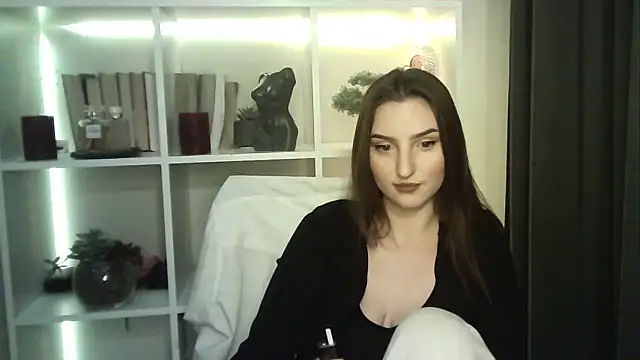 X Alisa online show from November 2025 07:24:01 PM