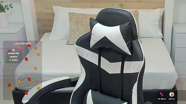 Snapshot of candy_summer28 chatting on October 2025 07:14:02 PM candy summer28 online show from October 2025 07:14:02 PM