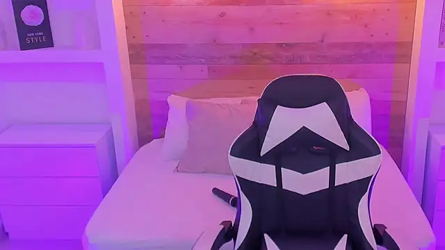 Snapshot of candy_summer28 chatting on October 2025 07:15:02 PM candy summer28 online show from October 2025 07:15:02 PM