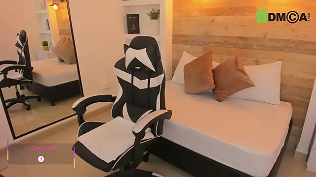 Snapshot of candy_summer28 chatting on November 2025 07:25:01 PM candy summer28 online show from November 2025 07:25:01 PM