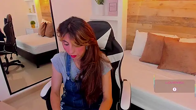 Snapshot of candy_summer28 chatting on November 2025 07:02:02 PM candy summer28 online show from November 2025 07:02:02 PM