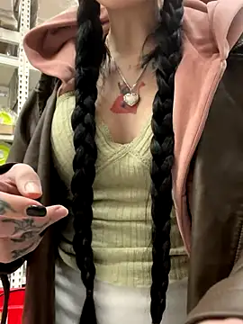 Melissa crazy online show from November 2025 03:23:01 PM