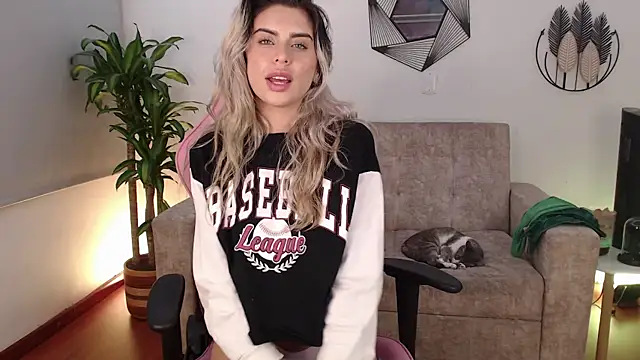 Mayli-x online show from February 2025 04:44:02 AM