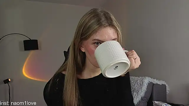 Naomi Girly online show from September 2025 04:24:01 AM