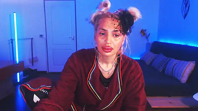 beauty chl0e online show from December 2024 09:00:02 PM