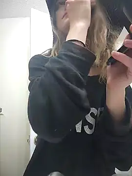 AriellaTaylor online show from December 2024 07:32:02 PM