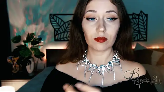 Snapshot of MissBeverlyMills chatting on January 2025 01:43:01 PM MissBeverlyMills online show from January 2025 01:43:01 PM