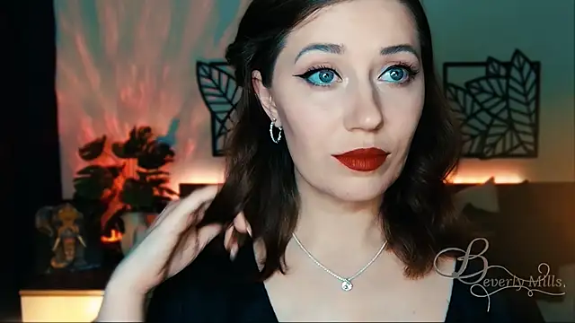 Snapshot of MissBeverlyMills chatting on February 2025 07:34:01 PM MissBeverlyMills online show from February 2025 07:34:01 PM