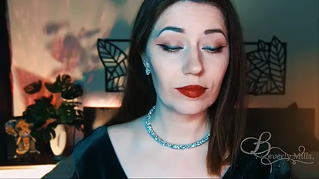 Snapshot of MissBeverlyMills chatting on February 2025 08:53:02 PM MissBeverlyMills online show from February 2025 08:53:02 PM