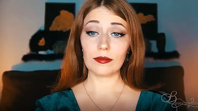 Snapshot of MissBeverlyMills chatting on September 2025 08:19:01 PM MissBeverlyMills online show from September 2025 08:19:01 PM