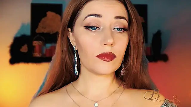 Snapshot of MissBeverlyMills chatting on November 2025 02:21:02 AM MissBeverlyMills online show from November 2025 02:21:02 AM