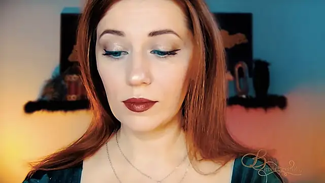 Snapshot of MissBeverlyMills chatting on December 2025 06:11:01 AM MissBeverlyMills online show from December 2025 06:11:01 AM