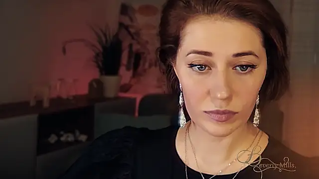 Snapshot of MissBeverlyMills chatting on January 2026 07:39:01 PM MissBeverlyMills online show from January 2026 07:39:01 PM