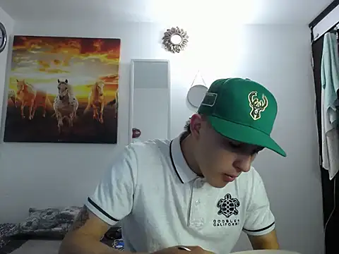 Snapshot of Pharaon_71 chatting on March 2025 11:27:01 PM Pharaon 71 online show from March 2025 11:27:01 PM