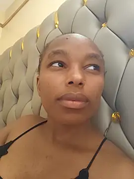 Snapshot of Missthigh chatting on February 2026 12:12:01 PM Missthigh online show from February 2026 12:12:01 PM