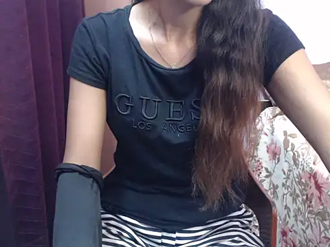 Angel kiyara online show from September 2025 06:44:01 PM