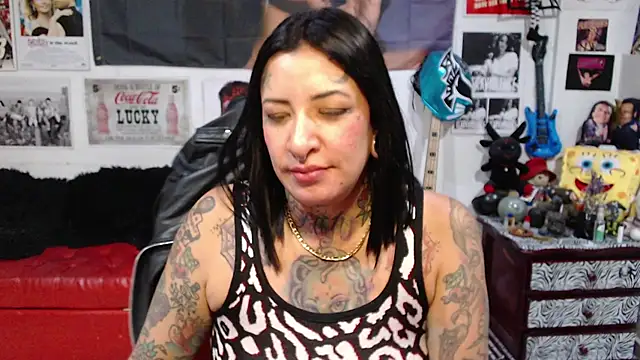 Snapshot of Rollyderolandia666 chatting on February 2025 08:03:01 PM Rollyderolandia666 online show from February 2025 08:03:01 PM