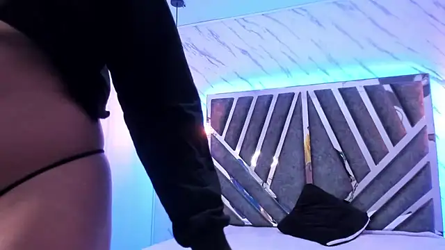 Emmapark  online show from February 2025 10:09:01 PM