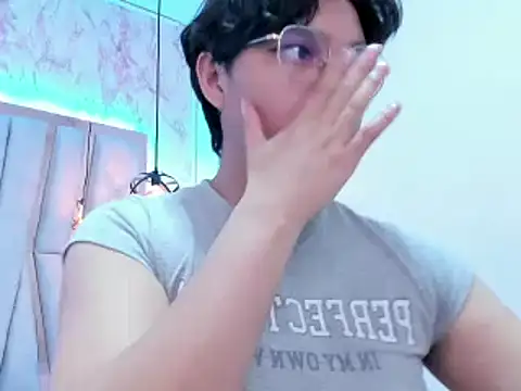 Emmapark  online show from February 2025 09:54:01 PM