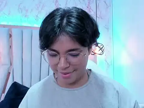 Emmapark  online show from February 2025 09:41:02 PM