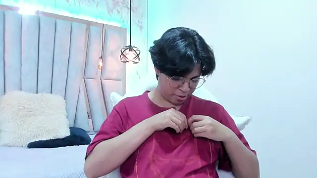 Emmapark  online show from March 2025 09:59:02 PM