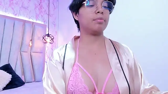 Emmapark  online show from March 2025 02:32:02 PM