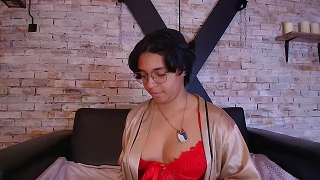 Emmapark  online show from December 2025 02:33:01 PM