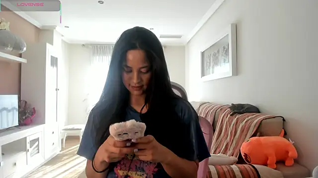 bella apont online show from November 2025 11:27:01 AM