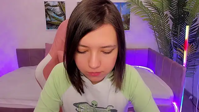 Lina Brownie online show from March 2025 05:03:02 AM