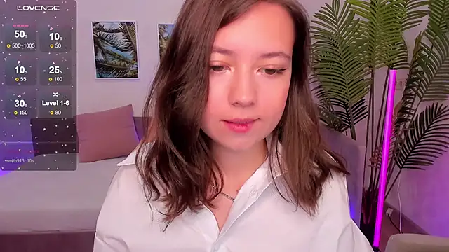 Lina Brownie online show from September 2025 02:44:01 AM