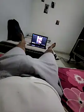 Snapshot of Ride_me_baby00 chatting on March 2025 06:03:02 PM Ride me baby00 online show from March 2025 06:03:02 PM