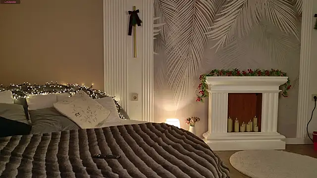 Miley Smile online show from December 2025 08:19:02 AM