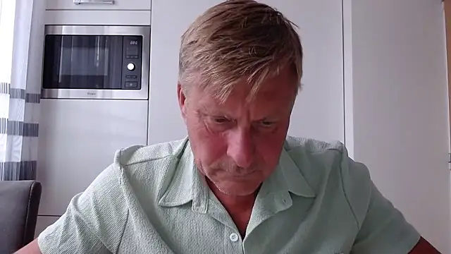 Snapshot of johnnym1 chatting on September 2025 10:41:01 AM johnnym1 online show from September 2025 10:41:01 AM