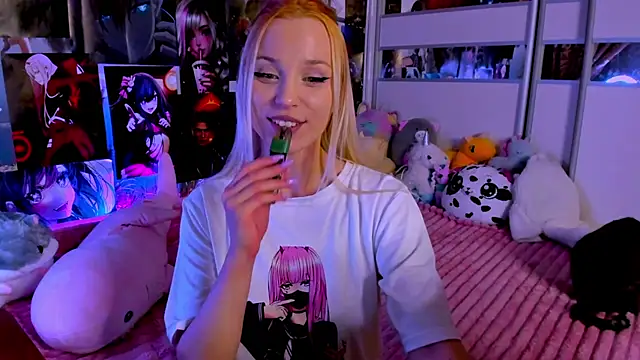 Snapshot of Cute__Pony chatting on December 2024 12:45:02 AM Cute Pony online show from December 2024 12:45:02 AM