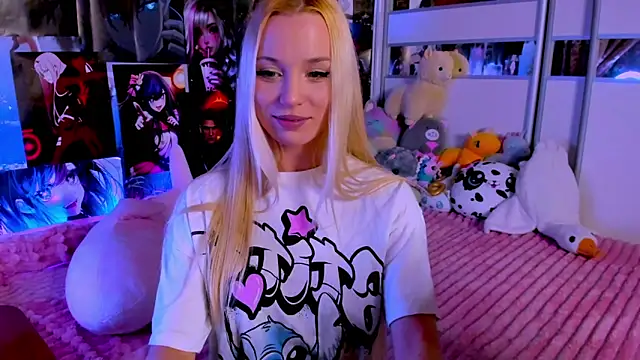 Snapshot of Cute__Pony chatting on December 2024 09:42:02 PM Cute Pony online show from December 2024 09:42:02 PM