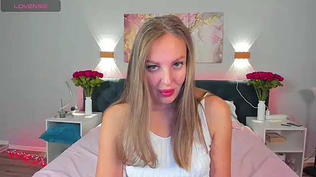 Kelly Hardy online show from February 2025 12:47:02 AM