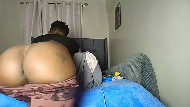 t-NaughtyLicia online show from December 2025 03:34:01 AM