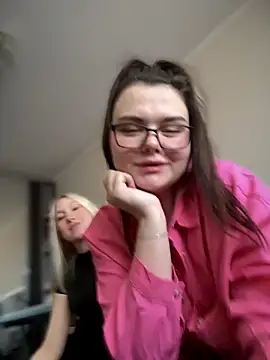 Snapshot of NikaMur chatting on October 2025 02:45:01 AM NikaMur online show from October 2025 02:45:01 AM