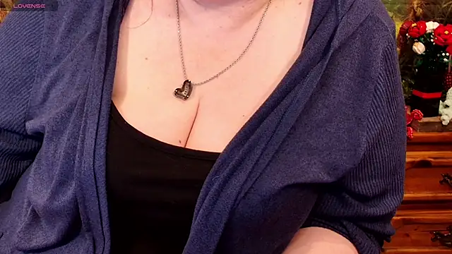 ZigglesJiggles online show from February 2025 04:32:01 PM