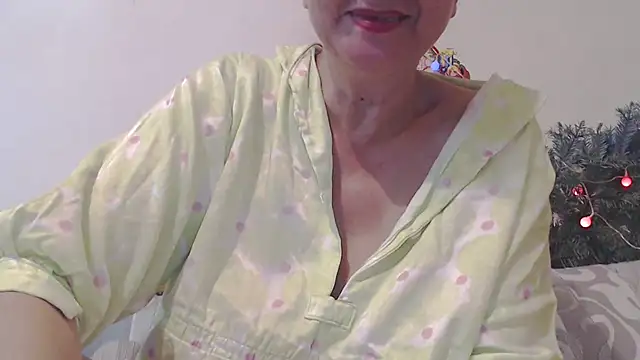 Snapshot of Andra_Love chatting on December 2024 09:06:02 PM Andra Love online show from December 2024 09:06:02 PM