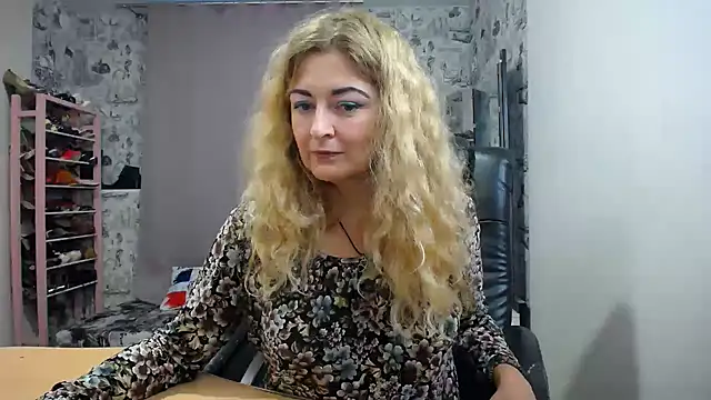 Helen1974 online show from October 2025 12:38:02 PM