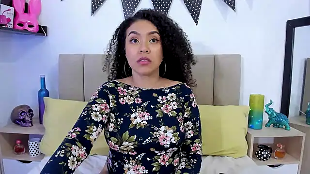 Snapshot of Zoe_Gruber chatting on December 2024 02:19:02 AM Zoe Gruber online show from December 2024 02:19:02 AM