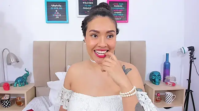 Snapshot of Zoe_Gruber chatting on March 2025 04:17:02 AM Zoe Gruber online show from March 2025 04:17:02 AM