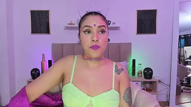 Snapshot of Zoe_Gruber chatting on October 2025 06:30:01 PM Zoe Gruber online show from October 2025 06:30:01 PM