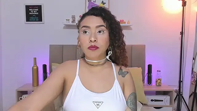 Snapshot of Zoe_Gruber chatting on November 2025 08:29:01 PM Zoe Gruber online show from November 2025 08:29:01 PM