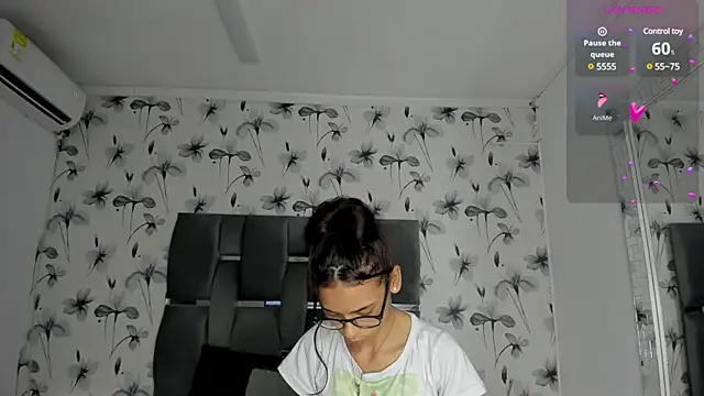 Snapshot of Ehotloveaxxx chatting on February 2025 12:06:02 PM Ehotloveaxxx online show from February 2025 12:06:02 PM