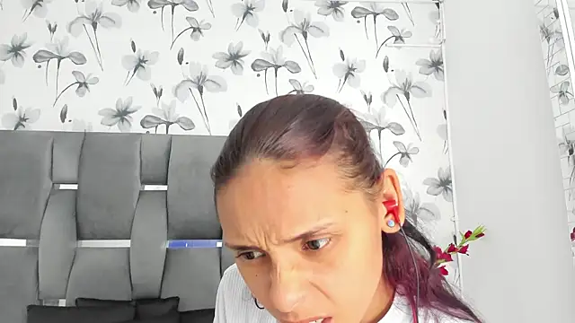 Snapshot of Ehotloveaxxx chatting on October 2025 04:38:02 PM Ehotloveaxxx online show from October 2025 04:38:02 PM